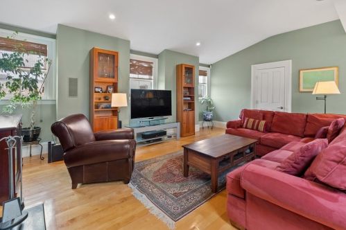 38 Newton St, Roxbury-Xing, MA 02135 exterior