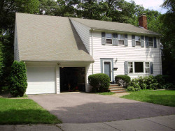 60 Verndale Rd, Newton, MA 02461 exterior