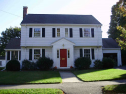 34 Lantern Ln, Newton, MA 02459 exterior