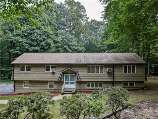 274 Buddington Rd, Huntington, CT 06484 exterior