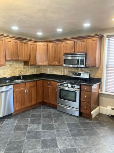 365 Savin Hill Ave, Roxbury-Xing, MA 02125 exterior