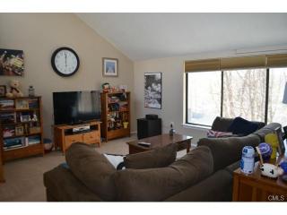 7 Redwood Ln, Ridgefield, CT 06877 exterior
