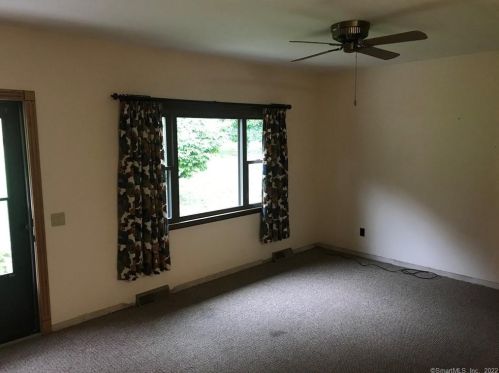 35 Wilson Rd, Waterbury, CT 06716 exterior