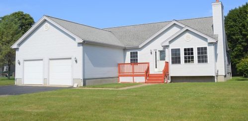 100 Compos St, Somerset, MA 02726 exterior