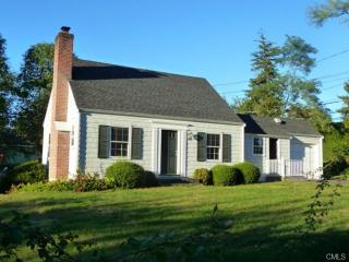 2 Old Stone Rd, Tokeneke, CT 06820 exterior