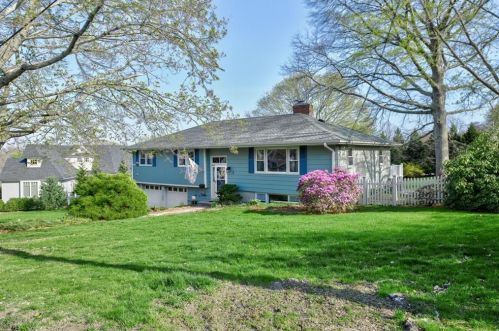 3 Acacia Dr, Middletown, RI 02842 exterior