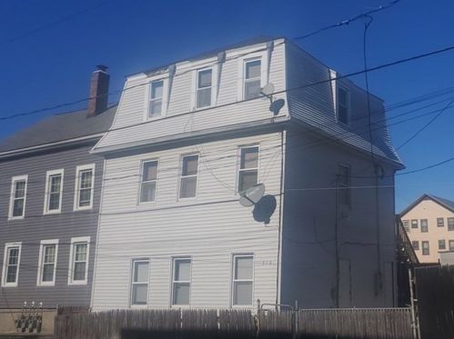212 Wade St, Fall-River, MA 02721 exterior