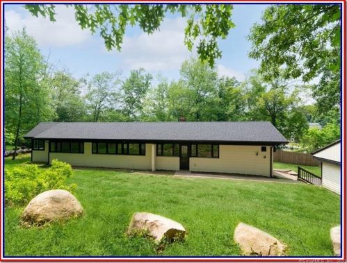 561 Mohegan Avenue Pkwy, Quaker Hill, CT 06375 exterior