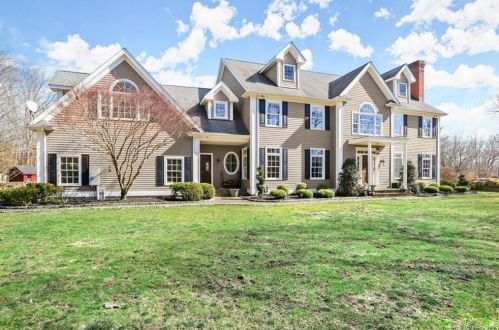 5 Sierra Ln, Bridgeport, CT 06612 exterior