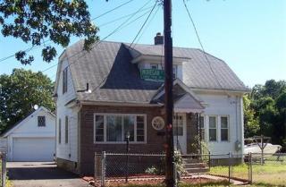 11 Mohegan Ct, Springfield, MA 01151 exterior