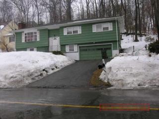 85 Lake Shore Dr, Brookfield Center, CT 06804 exterior