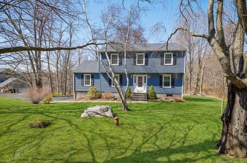 27 Cannonball Dr, Danbury, CT 06810 exterior