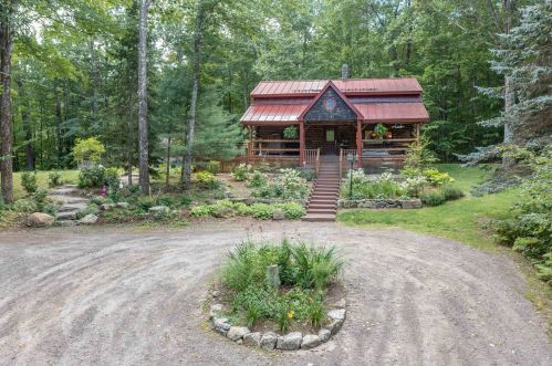 167 Lane Rd, Holderness, NH 03245 exterior