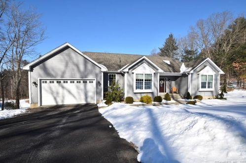 2 Ferguson Way, Ellington, CT 06029 exterior