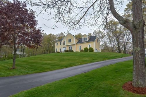 14 Sean Mikeal Way, Hassanamisco Indian Reservat, MA 01519 exterior