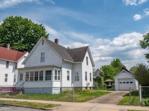 39 Montmorenci St, Springfield, MA 01107 exterior