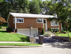 267 Country Club Rd, Newton, MA 02459 exterior
