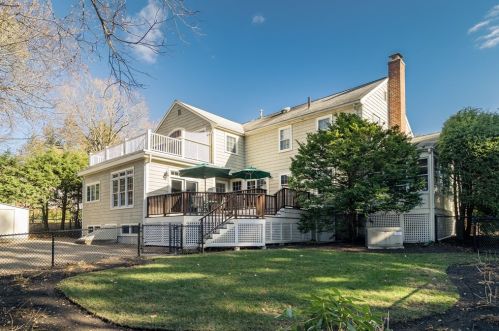 73 Concolor Ave, Newton, MA 02458 exterior