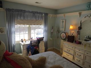 9 Meadow Wood Dr, Suffield, CT 06078 exterior