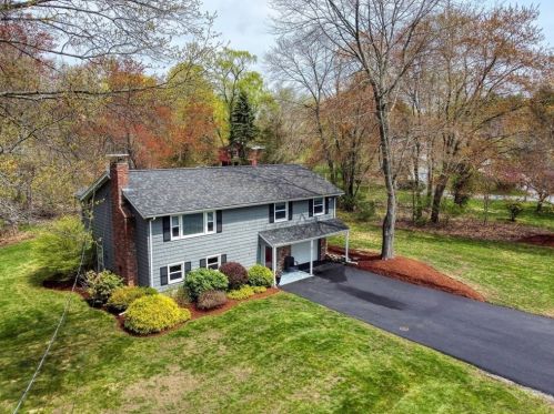 9 Simon Willard Rd, Acton, MA 01720 exterior
