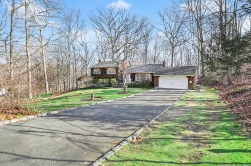 13 Unicorn Ln, Bridgeport, CT 06612 exterior