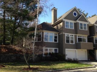 966 Pine Creek Rd, Fairfield, CT 06824 exterior