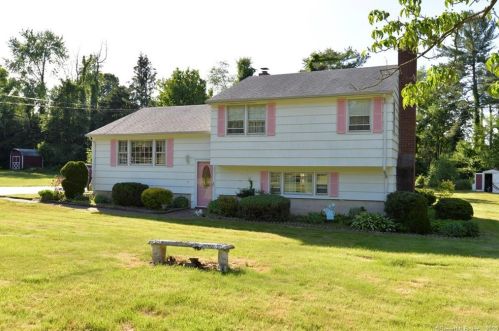 384 Middletown Ave, North Haven, CT 06473 exterior