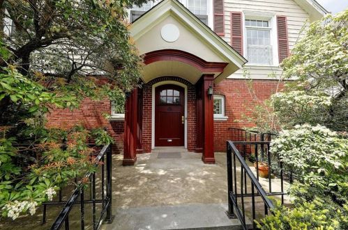 10 Grotto Ave, Providence, RI 02906 exterior
