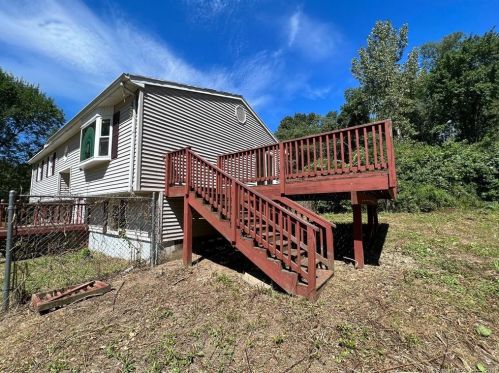 1031 Wolcott Rd, Waterbury, CT 06716 exterior