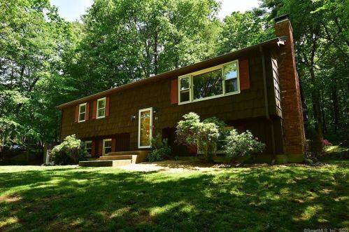 16 Ladd Rd, Ellington, CT 06029 exterior