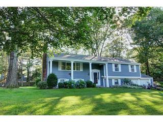 20 Robbins Dr, Barrington, RI 02806 exterior