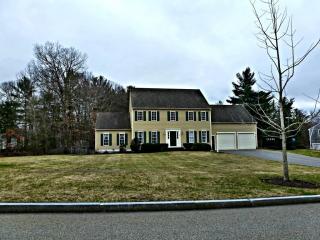 48 Waterford Dr, Hanover, MA 02339 exterior