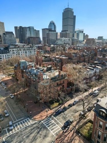 164 Marlborough St, Roxbury-Xing, MA 02116 exterior