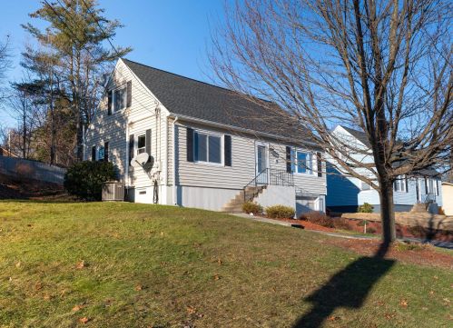 19 Carmine Rd, Nashua, NH 03063 exterior