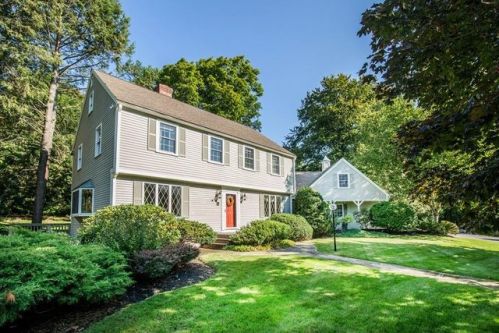 2 Surrey Ln, Danvers, MA 01923 exterior