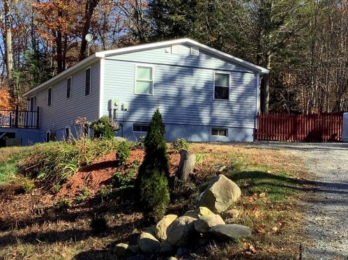 196 Rhododendron Rd, Fitzwilliam, NH 03447 exterior