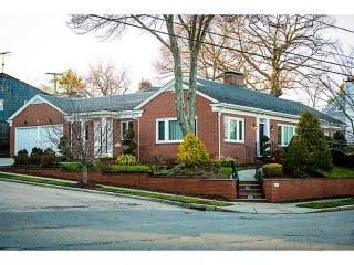 620 Elmgrove Ave, Providence, RI 02906 exterior