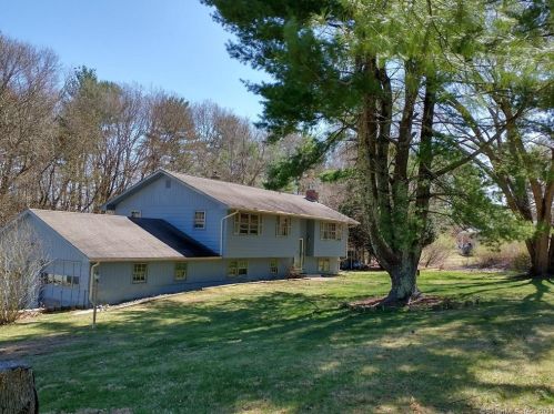 18 Welden Dr, North Windham, CT 06280 exterior