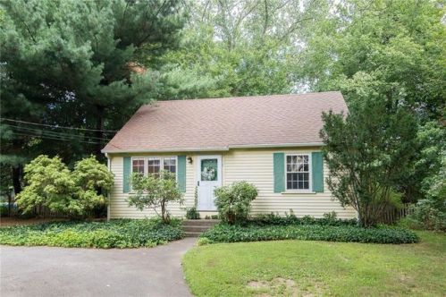 202 Pleasant St, Seekonk, MA 02771 exterior