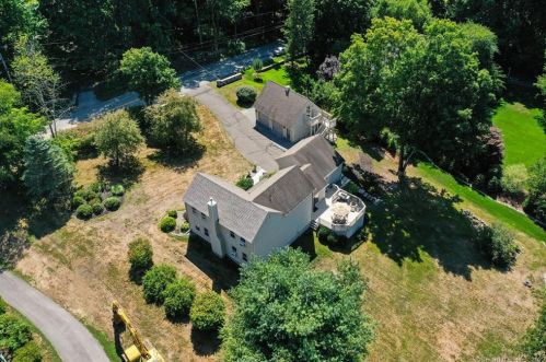 297 Skinner Ln, Hebron, CT 06248 exterior