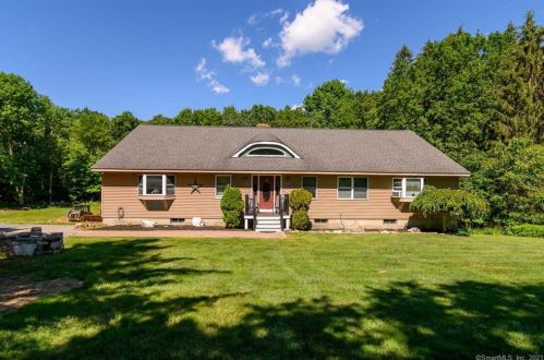 679 Bailey Hill Rd, Killingly, CT 06241 exterior
