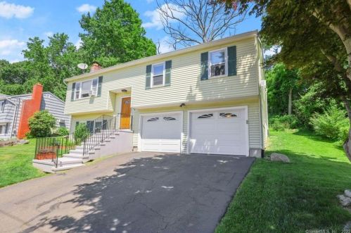 150 Village Ln, Bridgeport, CT 06606 exterior