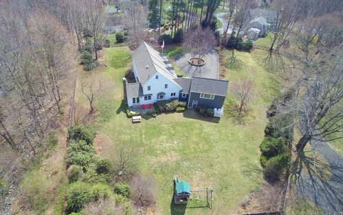 26 Oak Knoll Rd, Ridgefield, CT 06877 exterior