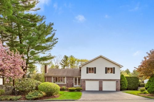 8 Pine Tree Dr, Saugus, MA 01906 exterior