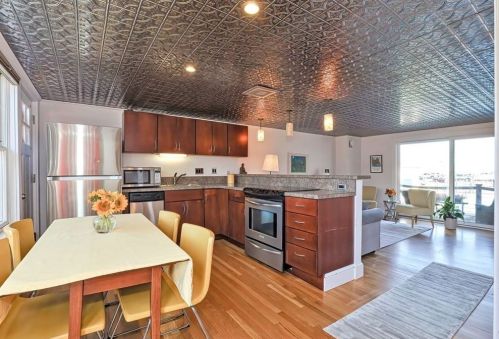 19 Mount Pleasant St, Rockport, MA 01966 exterior