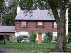 45 Bonnybrook Rd, Newton, MA 02468 exterior