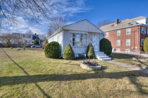144 Home Ave, Providence, RI 02908 exterior