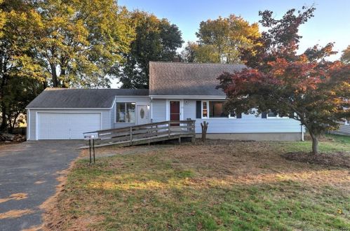 21 Macarthur Rd, Bridgeport, CT 06611 exterior