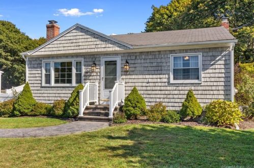 11 Mackenzie Rd, Waterford, CT 06385 exterior