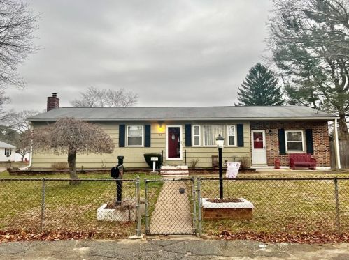 32 Lydia Rd, Coventry, RI 02816 exterior